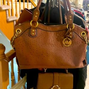 Beautiful Micheal Kors leather purse